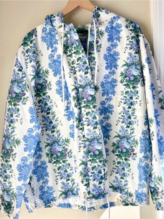 Clare V Jackets & Blazers - Clare V Theo Anorak - Blue Floral Stripe / M/L
Originally $325